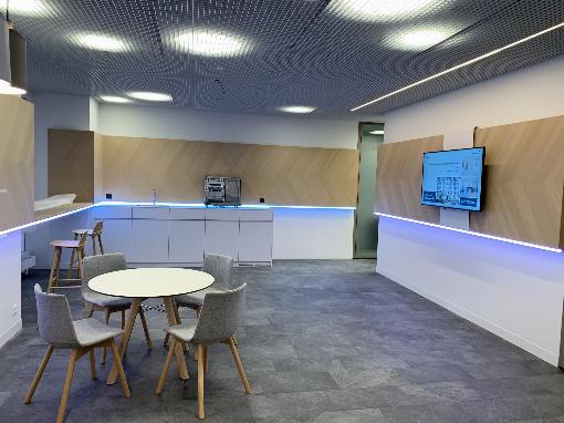 Bilder 1-3: Die verwendeten Furnier-Decks repr�sentieren auf sch�ne und nachh...